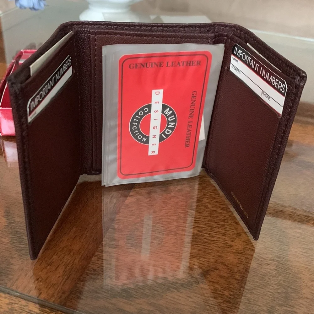 John Weitz Genuine Leather Trifold Wallet Brown gift boxed American Designer New